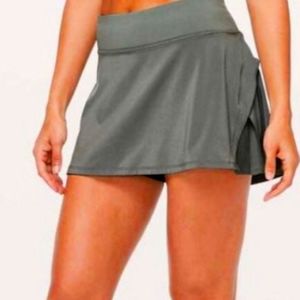 Lululemon Play Off The Pleats Skirt Gray Sage..Size 6